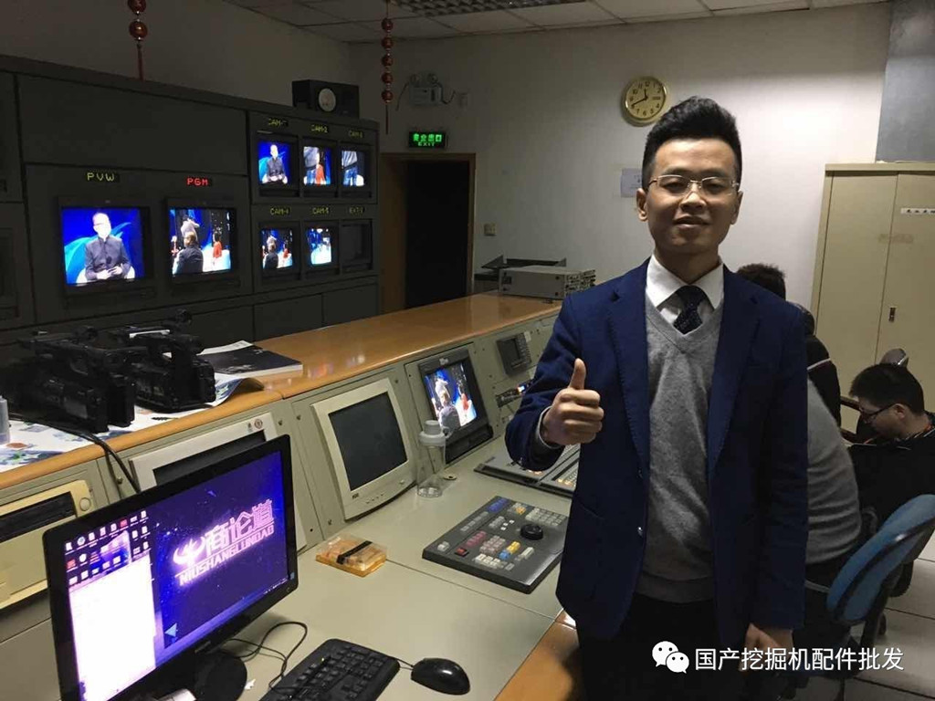 蔣金龍總經(jīng)理在CCTV演播廳后臺(tái)