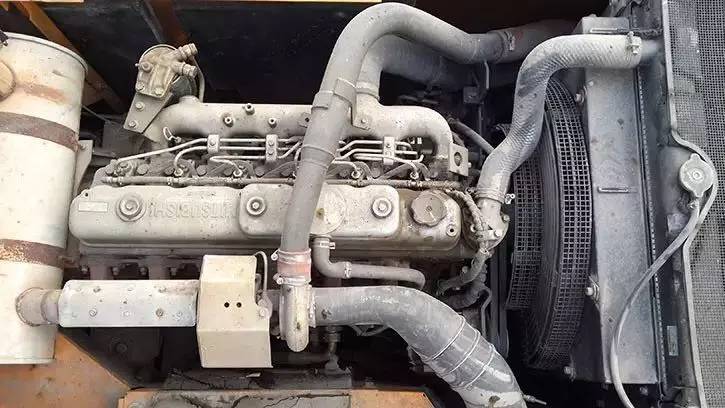 挖掘機發(fā)動機1